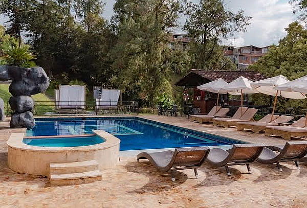 Guatapé Pasadía Campestre para 2 + Almuerzo + Piscina 
