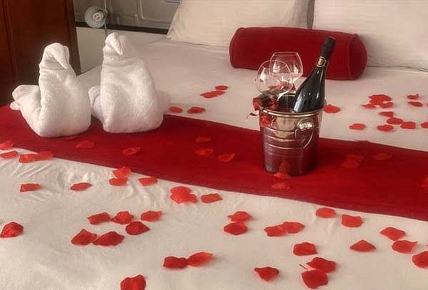 Plan Romántico: Alojamiento + Decoración + Desayuno