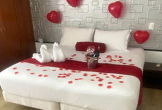 Plan Romántico: Alojamiento + Decoración + Desayuno