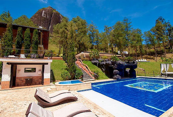 Guatapé Hotel Campestre: Alojamiento para 2 + Desayuno