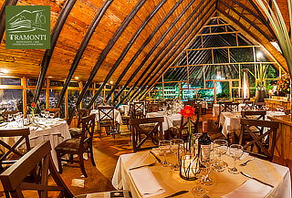 TRAMONTI: Cena para 2 o 4 Personas