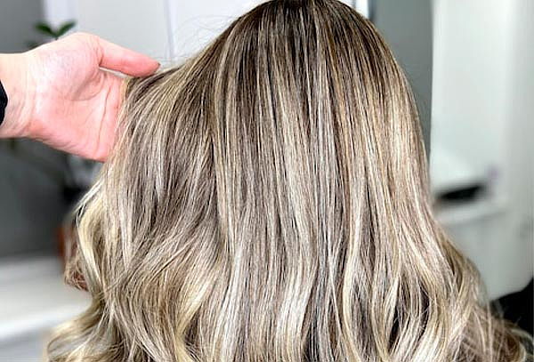 Rayitos o Luces en Todo el Cabello. Aplica todos los Largos