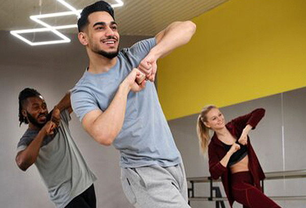 4 Clases de Baile a Elección en Studio 110