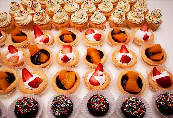 140 Mini Pasabocas: Trufas Tartaletas y Cupcakes