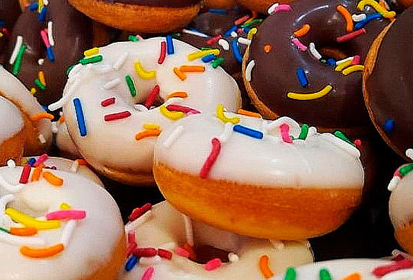 25 Mini Fresas con Chocolate + 25 Mini Donas 