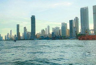 Recorrido por la Bahía en Bote con Barra Libre en Cartagena