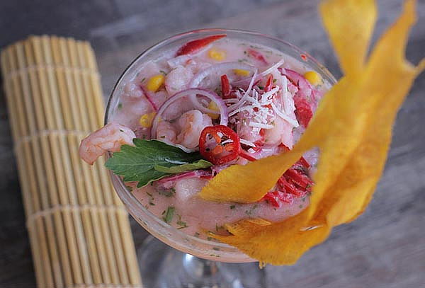Ceviche de Pesca Blanca + 2 Cócteles a Elección 