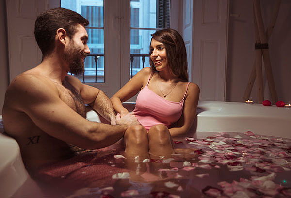 Spa Romántico Pareja con Jacuzzi, Masaje Relajante Galerías