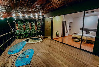 Escapada Premium en Guatapé: Hospedaje + Jacuzzi + Desayuno