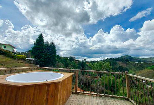 Guarne Glamping en Pareja + Jacuzzi al Aire Libre 