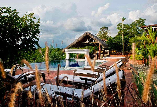 1 Noche Habitación Superior con Desayuno Escapada Cafetera