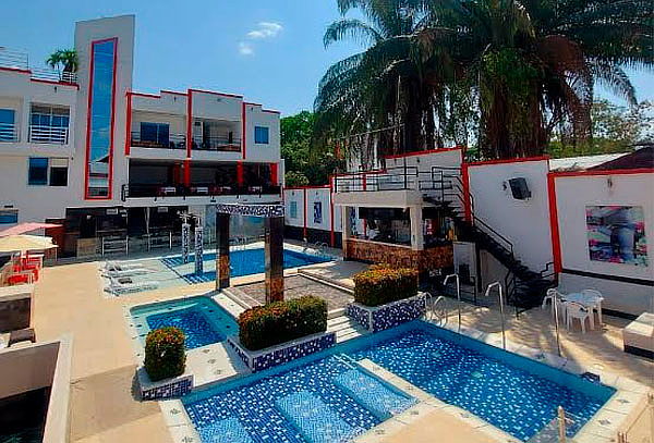 Escapada de San Valentín para 2 en Hotel Bora Bora en Melgar