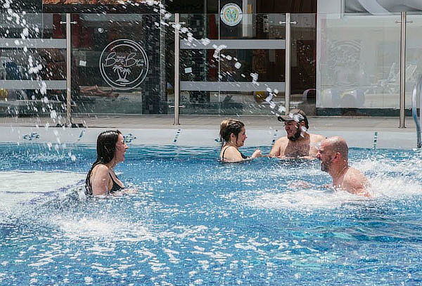 Pasadía para 2 en Hotel solo para Adultos con Piscina 