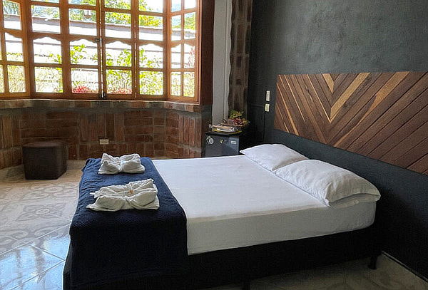 Girardota Plan para 2: Hospedaje + Desayuno + Piscina 