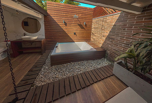 Copacabana en Pareja: Alojamiento + Desayuno + Piscina