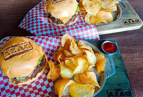 2 o 3 Hamburguesas 150 g a la Parrilla + Papas
