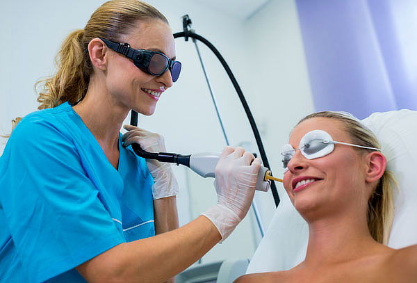 Laser CO2 Rejuvenece, Regenera y Elimina Imperfecciones 