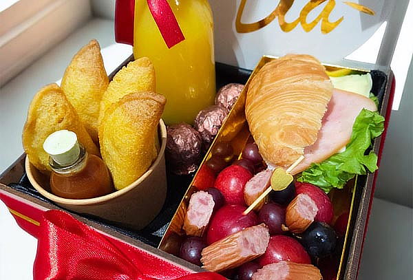 Desayuno Sorpresa: Amor Bonito