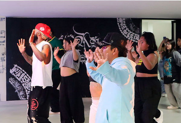 4 Clases de Danza Urbana y Ritmos Latinos