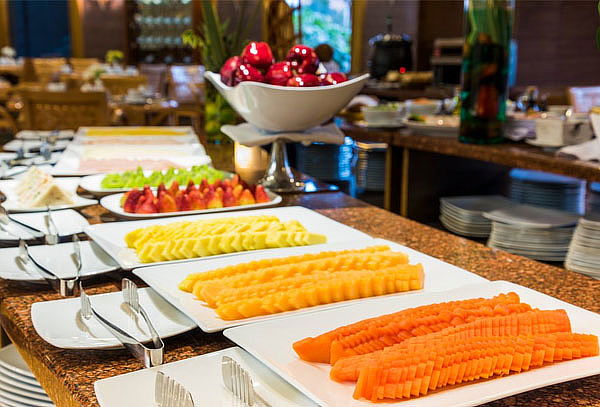 COSMOS 100: Alojamiento en Junior Suite con Tina + Desayuno 