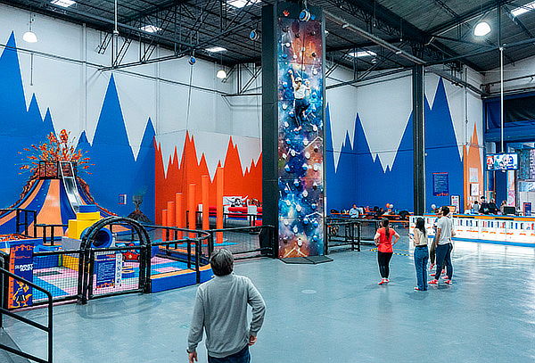 Extra Time - Entrada Premium: Paga 2 Horas y Disfruta 3