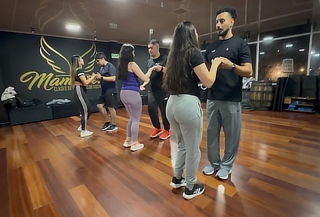 1 Clase de Salsa o Bachata en Pareja 