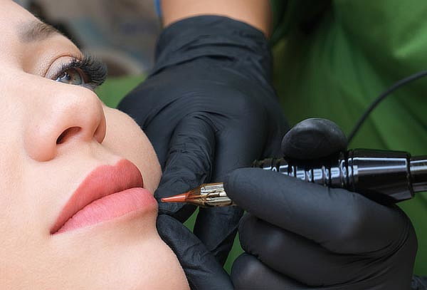 Micropigmentación de Labios: Color, Definición y Armonía 