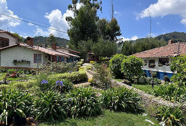 Plan para 2: Día de Pesca en Truchera + Almuerzo + Mini Golf