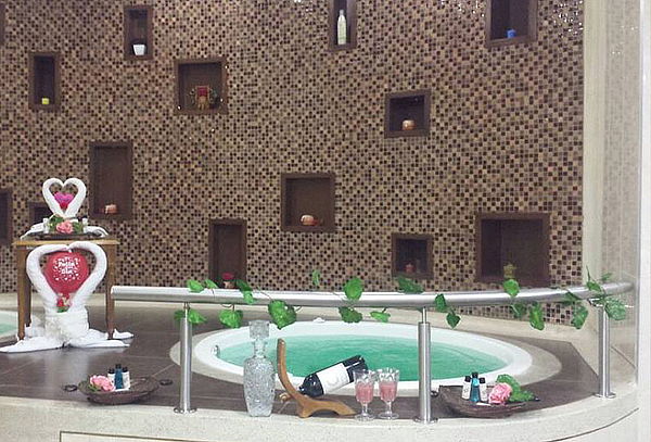 Spa Pareja, Fresas Achocolatada Tequendama Suites and Hotel