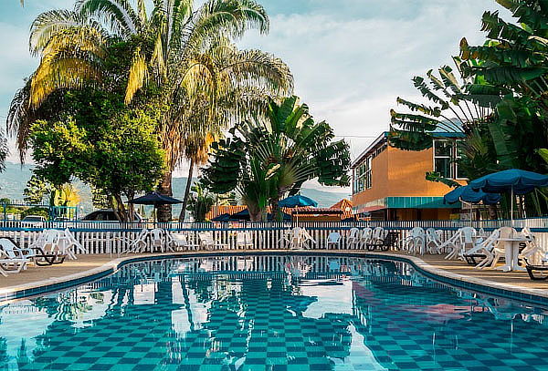 2 Noches / 3 Días en Pareja en Chinauta + Desayuno