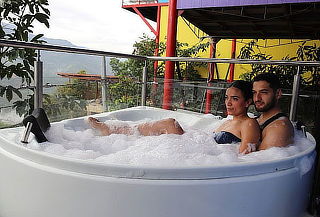 2 Noches / 3 Días en Pareja en Chinauta + Desayuno