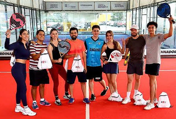 1 Hora de Padel Para 4 Jugadores + Bolas + Raquetas
