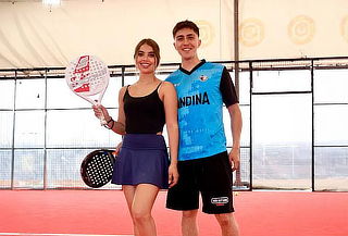 1 Hora de Padel Para 4 Jugadores + Bolas + Raquetas