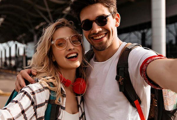 Blanqueamiento LED por 1 o 4 Sesiones en la Clínica Medellín