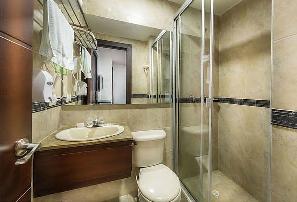 Noche Romántica + Desayuno en la Habitación + Decoración  