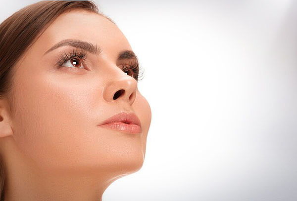 Rinomodelación de Nariz con Ácido Hialurónico de Implante