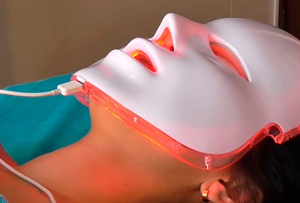 2x1 Tratamiento Acné y Manchas con Micro + Máscara Led 