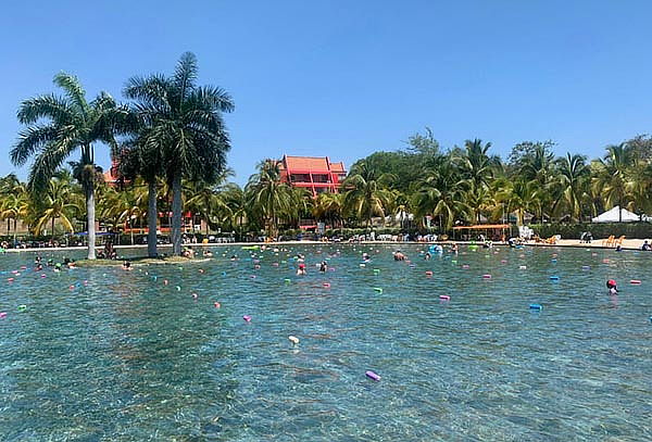 Playa Hawái: Día de Sol + Transporte Ida y Regreso+ Desayuno