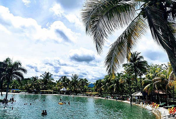 Playa Hawái: Día de Sol + Transporte Ida y Regreso+ Desayuno