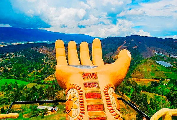 Pasadía en Villa de Leyva + Mano del Artesano + Casa Loca