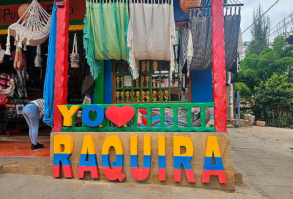 Pasadía en Villa de Leyva + Mano del Artesano + Casa Loca