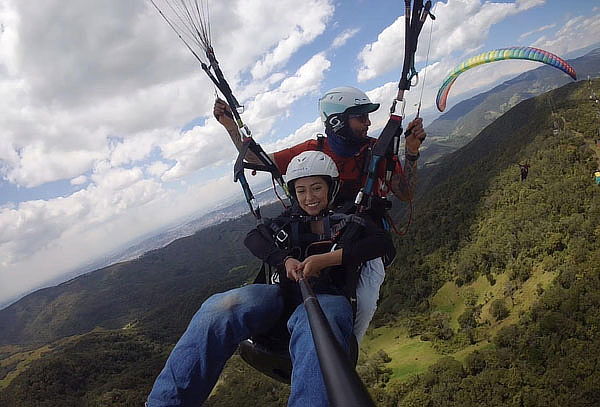 Vuelo en Parapente 15 a 20 Minutos en La Calera