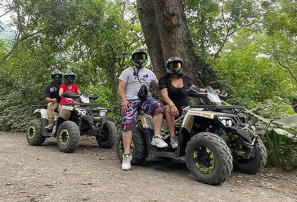 Pasadía para 2 Personas en Útica con Cabalgata