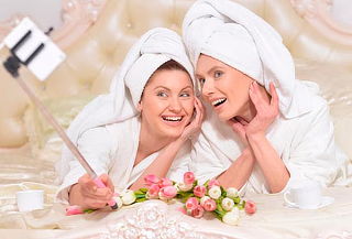 Momento de Relajación para 2 Mamitas en Mandalay