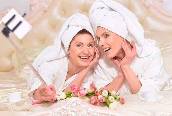 Momento de Relajación para 2 Mamitas en Mandalay