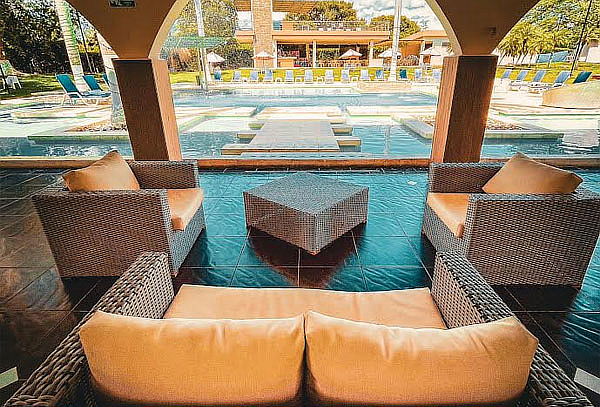 Hospedaje de Lujo y Desayuno para Dos en Santa Fé