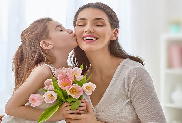 Mascarilla Hidratante + Masaje de Drenaje + Silla Relajante