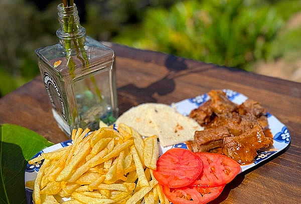 Plan para 2: Entrada + 2 Fuertes a la Parrilla + Bebidas 