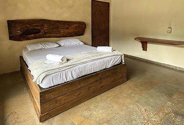 La Pintada - Ant: Hospedaje para 2 + Desayuno + Piscina