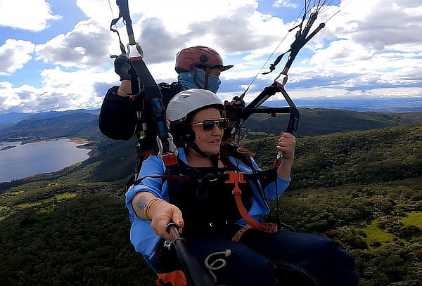 Vuelo en Parapente 15 a 20 Minutos en La Calera